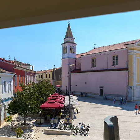 Dida I Nonna Piazza View Porec